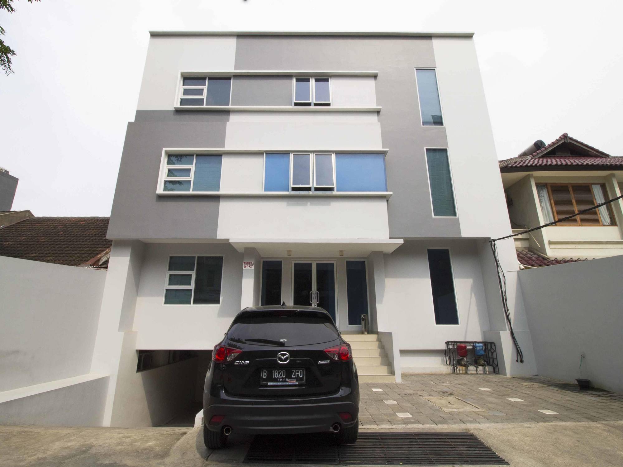 Reddoorz Plus @ Setiabudi Tengah Jakarta Exteriör bild