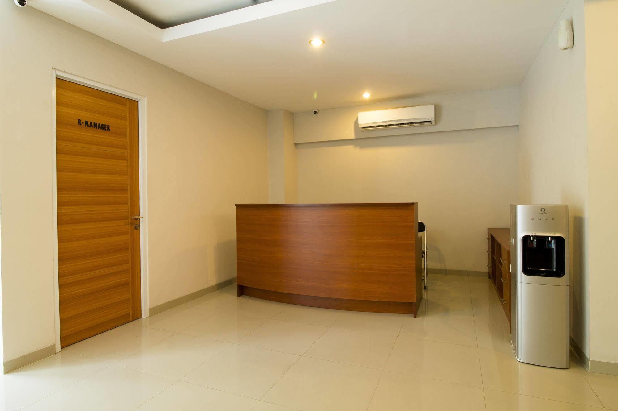Reddoorz Plus @ Setiabudi Tengah Jakarta Exteriör bild